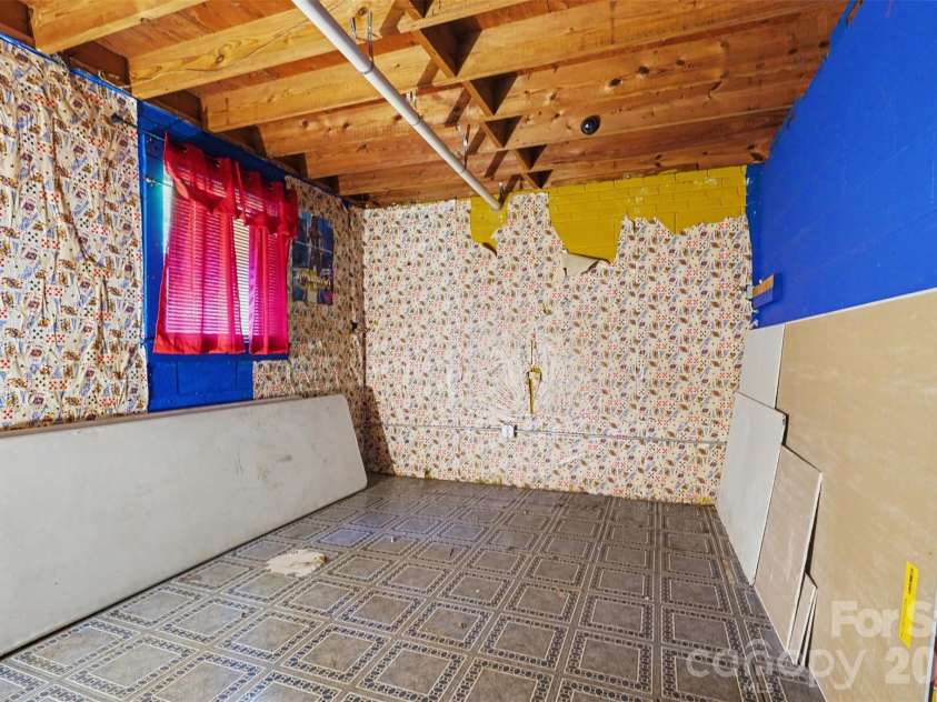 314 Westham Ridge Road, Charlotte, NC 28217.  MLS# CAR4373992, YatesRealty ID 15250. 