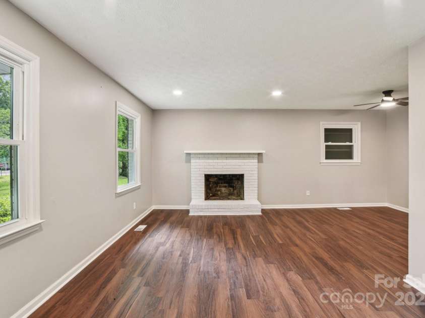 478 Stoney Gardens Court, Hendersonville, NC 28791.  MLS# CAR4263882, YatesRealty ID 15250. 