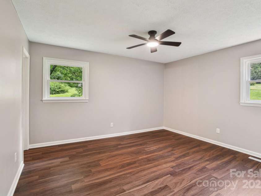 478 Stoney Gardens Court, Hendersonville, NC 28791.  MLS# CAR4263882, YatesRealty ID 15250. 