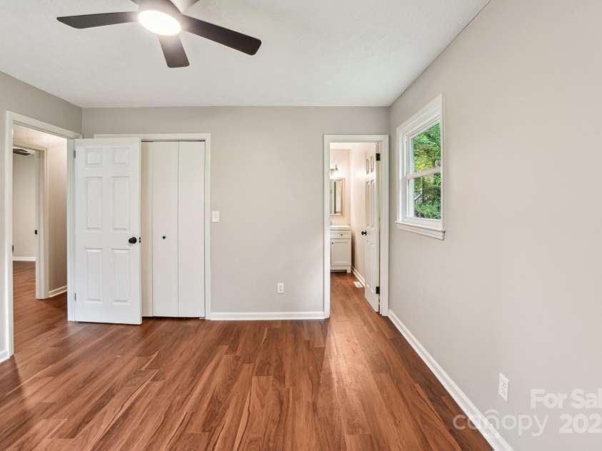 478 Stoney Gardens Court, Hendersonville, NC 28791.  MLS# CAR4263882, YatesRealty ID 15250. 