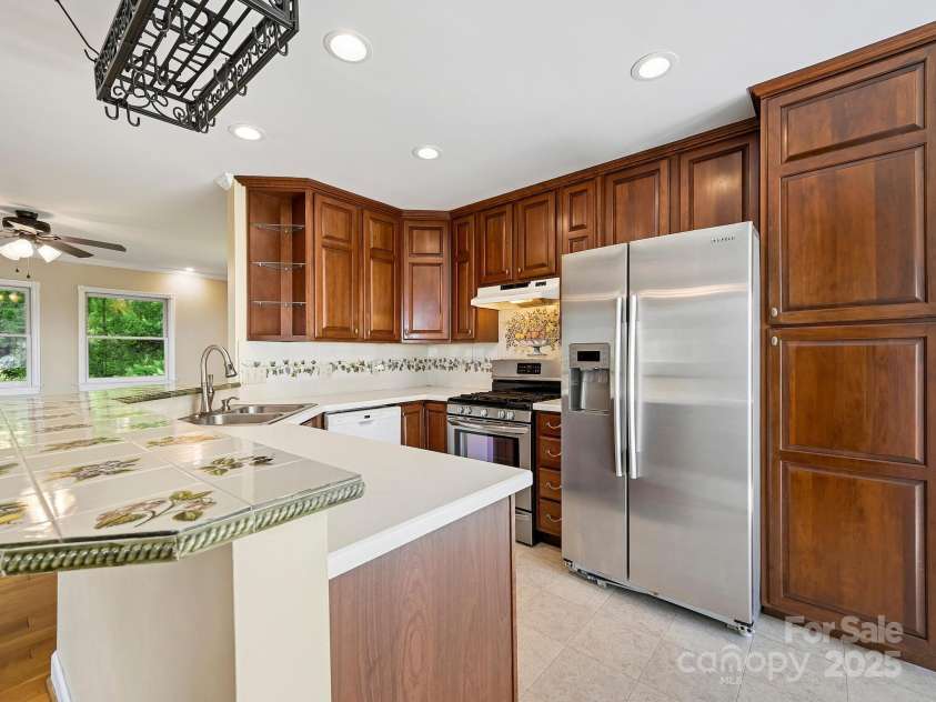 58 Randall Drive, Fairview, NC 28730.  MLS# CAR4263222, YatesRealty ID 15251. 