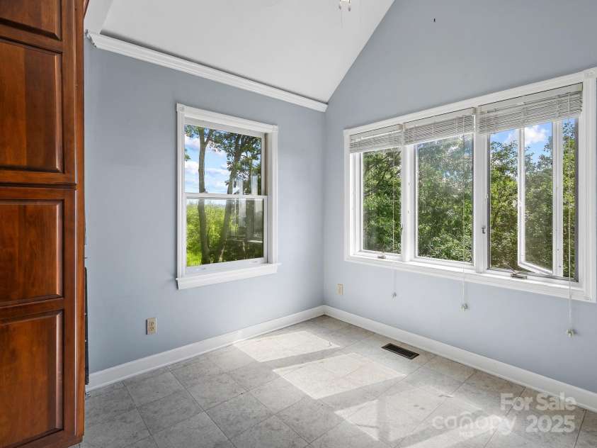 58 Randall Drive, Fairview, NC 28730.  MLS# CAR4263222, YatesRealty ID 15251. 