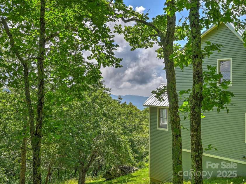 58 Randall Drive, Fairview, NC 28730.  MLS# CAR4263222, YatesRealty ID 15251. 