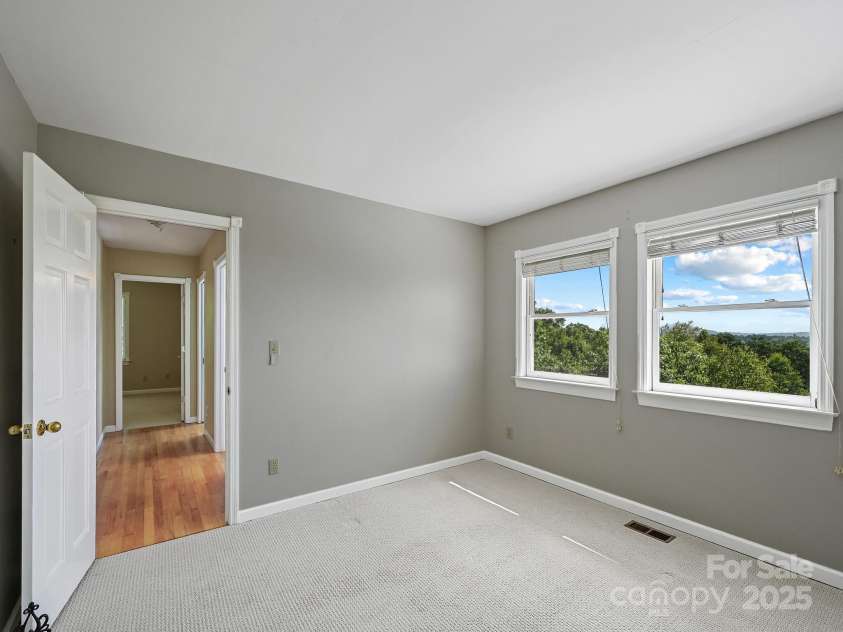 58 Randall Drive, Fairview, NC 28730.  MLS# CAR4263222, YatesRealty ID 15251. 