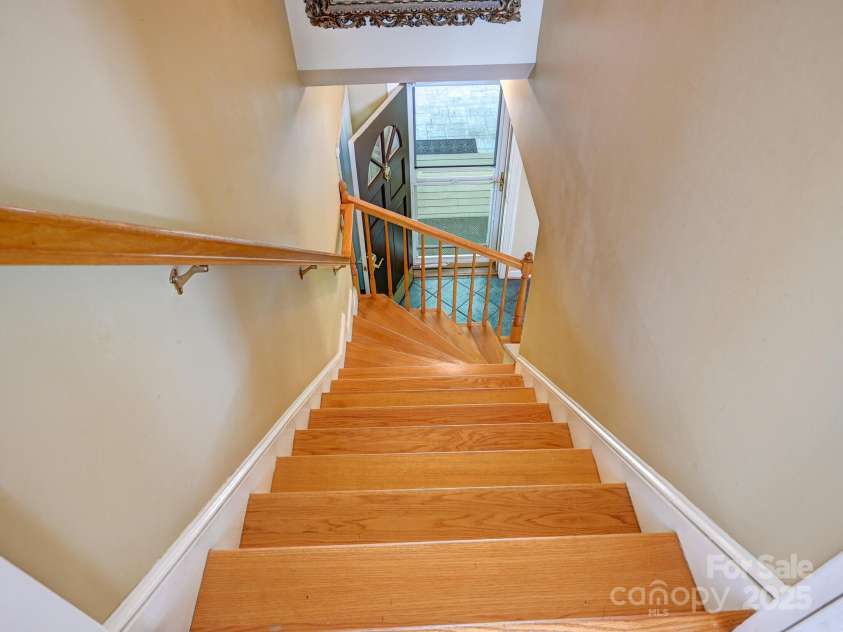 58 Randall Drive, Fairview, NC 28730.  MLS# CAR4263222, YatesRealty ID 15251. 