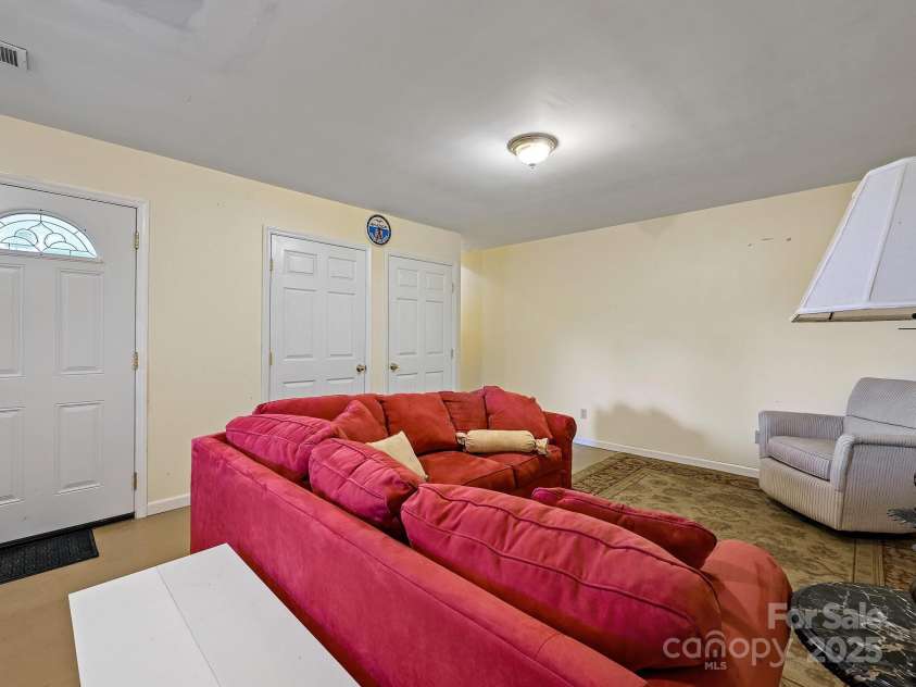 58 Randall Drive, Fairview, NC 28730.  MLS# CAR4263222, YatesRealty ID 15251. 