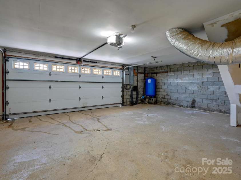 58 Randall Drive, Fairview, NC 28730.  MLS# CAR4263222, YatesRealty ID 15251. 