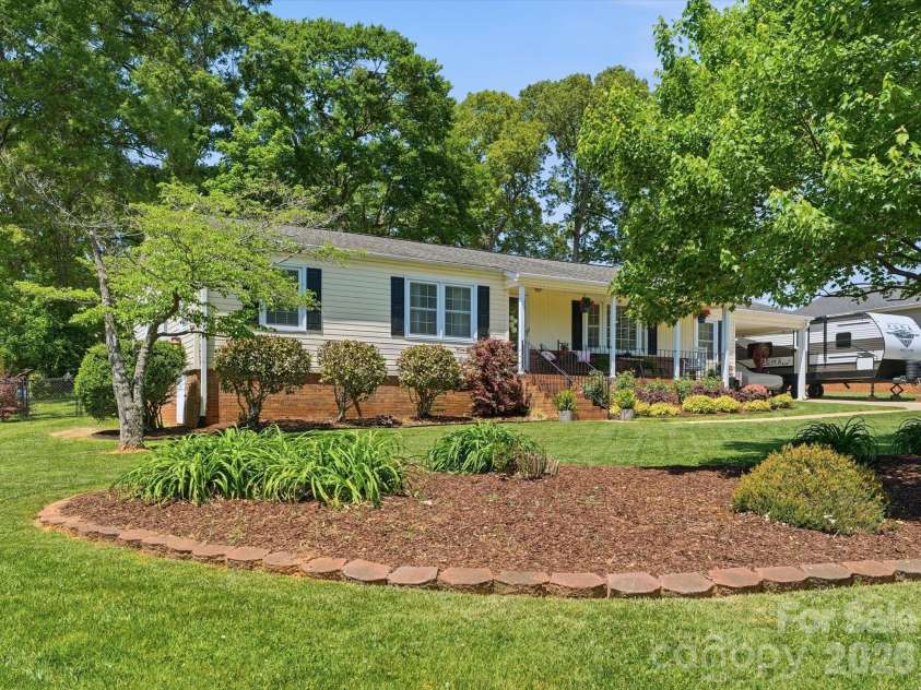 217 Hughey Drive, Gastonia, NC 28056.  MLS# CAR4374482, YatesRealty ID 15252. 