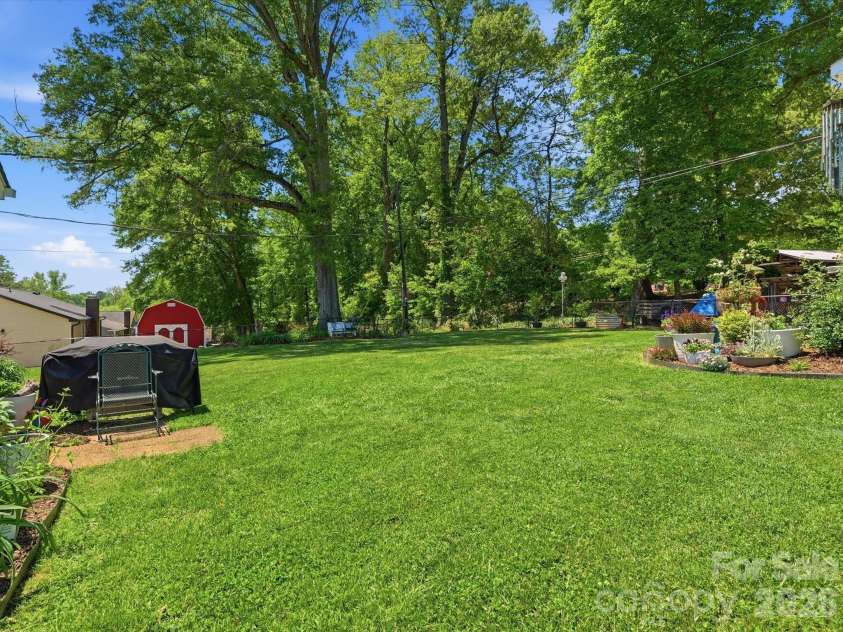 217 Hughey Drive, Gastonia, NC 28056.  MLS# CAR4374482, YatesRealty ID 15252. 