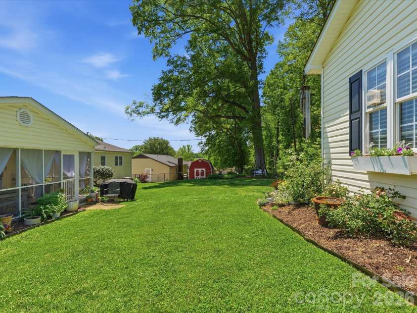 217 Hughey Drive, Gastonia, NC 28056.  MLS# CAR4374482, YatesRealty ID 15252. 