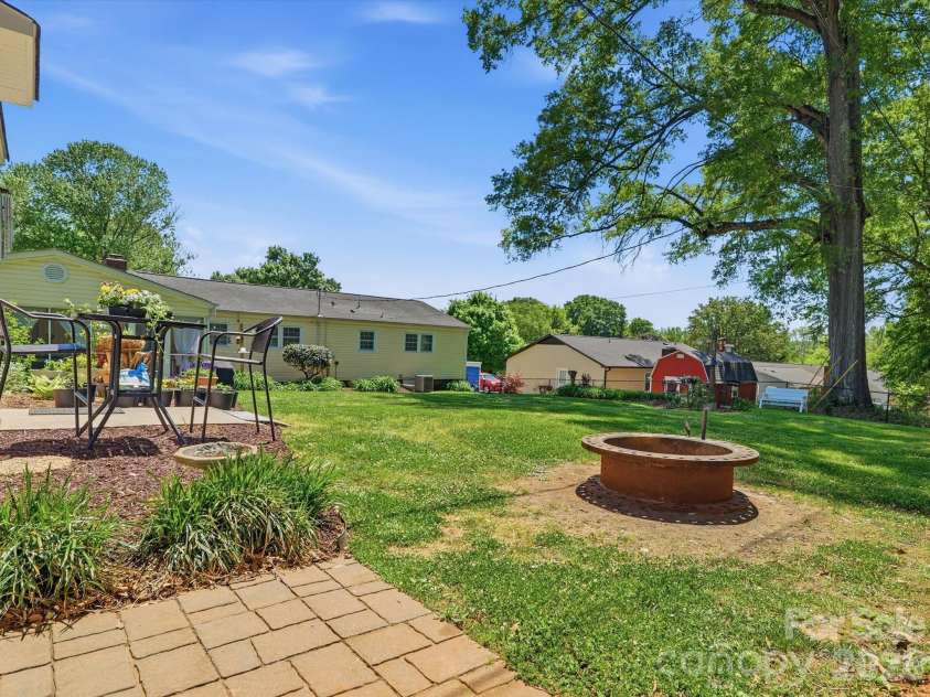 217 Hughey Drive, Gastonia, NC 28056.  MLS# CAR4374482, YatesRealty ID 15252. 