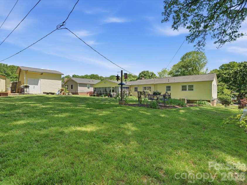 217 Hughey Drive, Gastonia, NC 28056.  MLS# CAR4374482, YatesRealty ID 15252. 