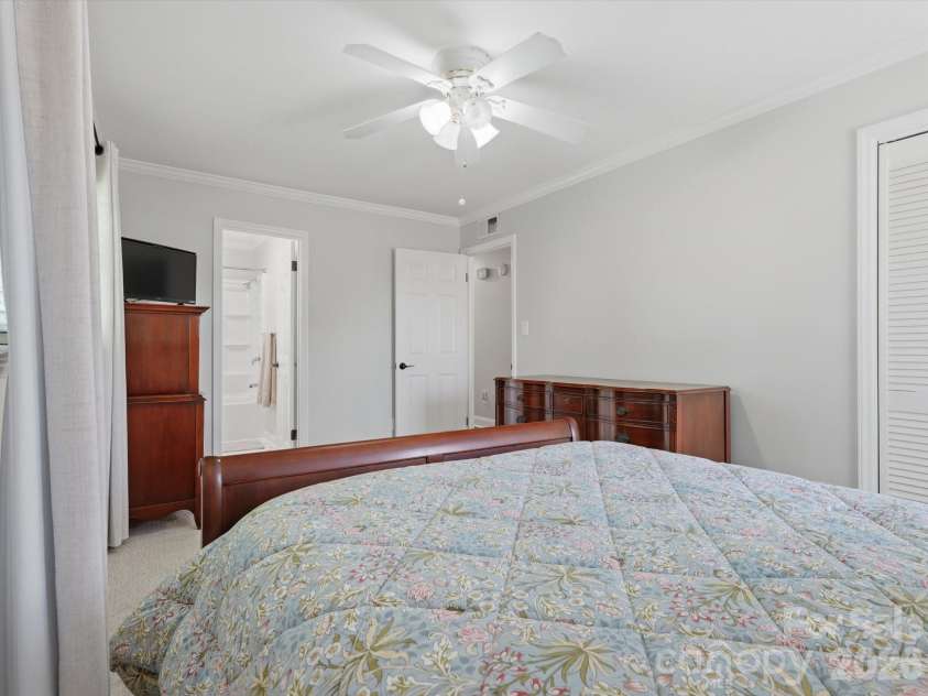 217 Hughey Drive, Gastonia, NC 28056.  MLS# CAR4374482, YatesRealty ID 15252. 