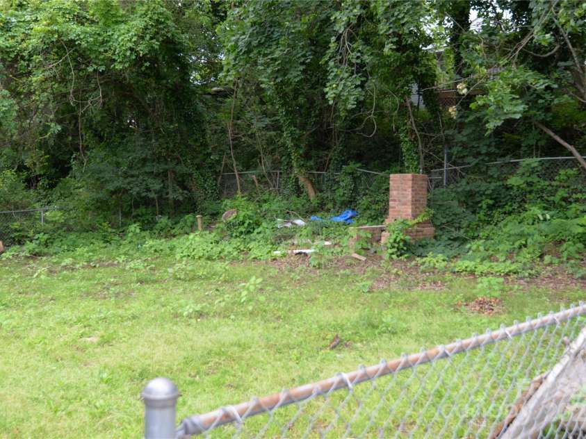 136 Edwards Avenue, Swannanoa, NC 28778.  MLS# CAR4263963, YatesRealty ID 15253. 