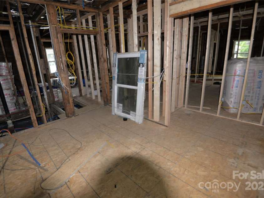 136 Edwards Avenue, Swannanoa, NC 28778.  MLS# CAR4263963, YatesRealty ID 15253. 