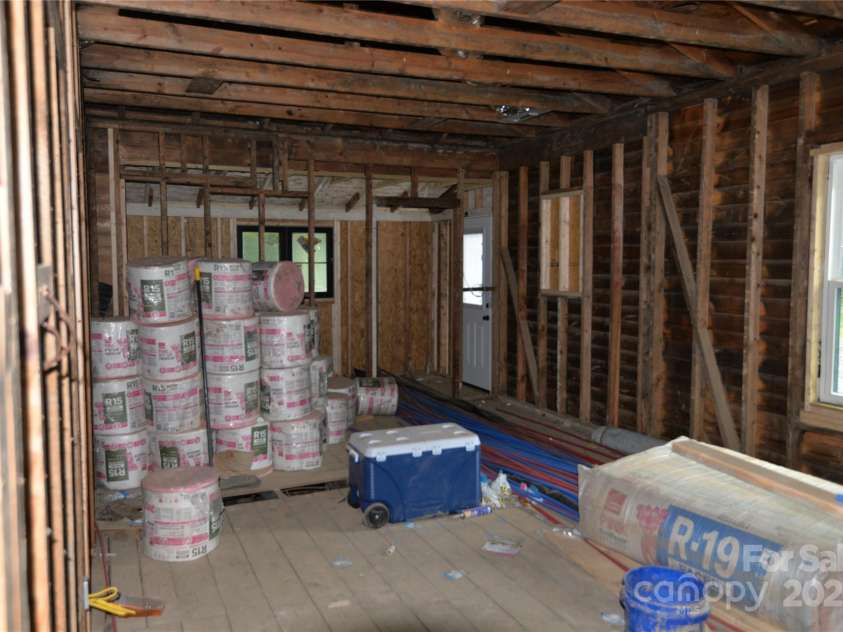 136 Edwards Avenue, Swannanoa, NC 28778.  MLS# CAR4263963, YatesRealty ID 15253. 