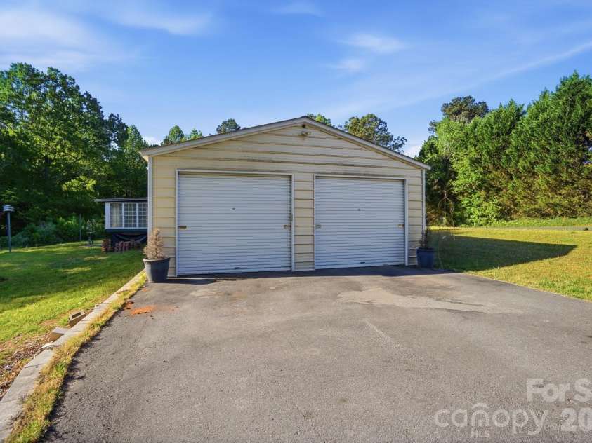 2909 Balkan Drive, York, SC 29745.  MLS# CAR4374505, YatesRealty ID 15253. 