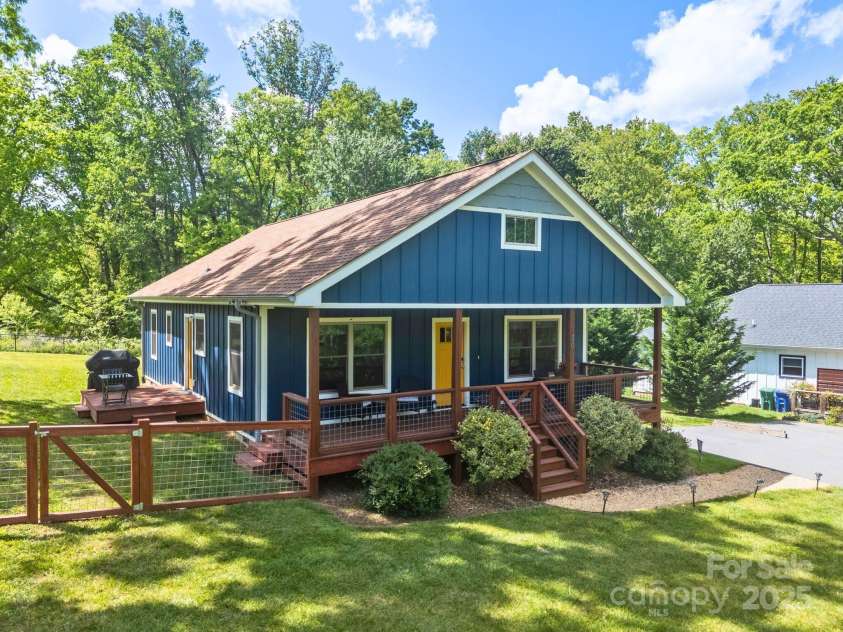 80 New Salem Road, Swannanoa, NC 28778.  MLS# CAR4250323, YatesRealty ID 15255. 