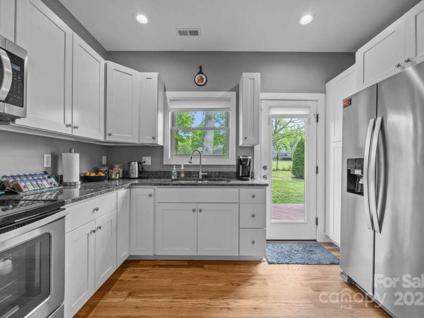 80 New Salem Road, Swannanoa, NC 28778.  MLS# CAR4250323, YatesRealty ID 15255. 