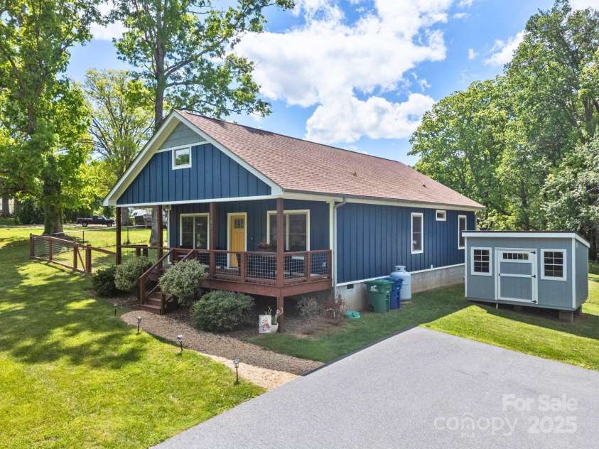 80 New Salem Road, Swannanoa, NC 28778.  MLS# CAR4250323, YatesRealty ID 15255. 