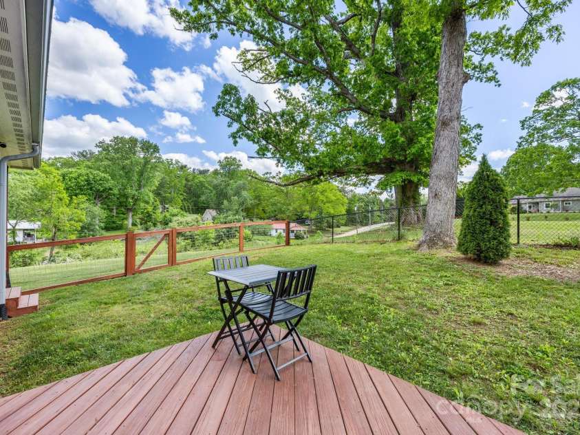 80 New Salem Road, Swannanoa, NC 28778.  MLS# CAR4250323, YatesRealty ID 15255. 