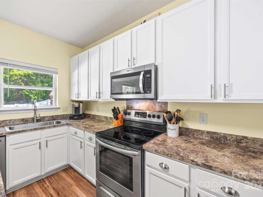 3970 Parkers Ferry Road, Fort Mill, SC 29715.  MLS# CAR4239600, YatesRealty ID 15256. 