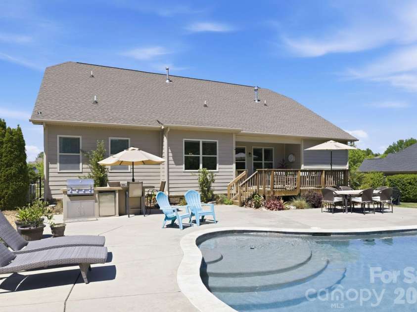 5040 Barcroft Drive, Fort Mill, SC 29707.  MLS# CAR4370986, YatesRealty ID 15256. 