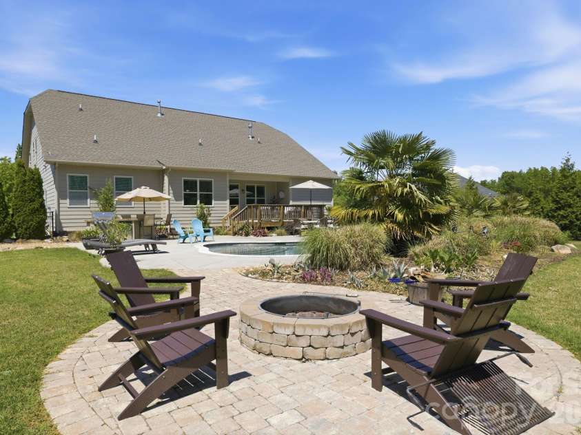5040 Barcroft Drive, Fort Mill, SC 29707.  MLS# CAR4370986, YatesRealty ID 15256. 