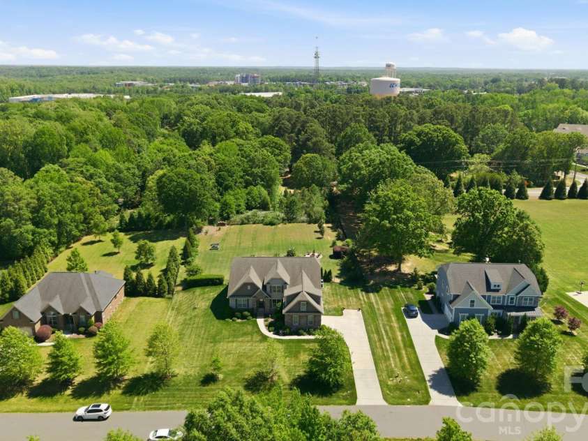 5040 Barcroft Drive, Fort Mill, SC 29707.  MLS# CAR4370986, YatesRealty ID 15256. 