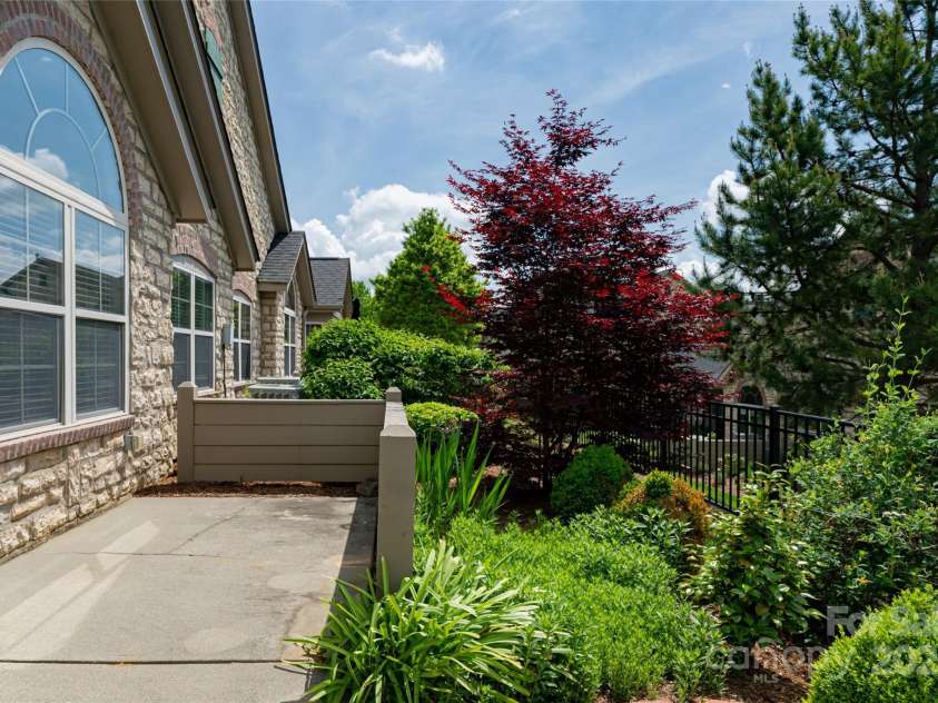 33 Braeburn Way, Flat Rock, NC 28731.  MLS# CAR4254837, YatesRealty ID 15257. 
