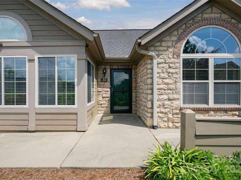 33 Braeburn Way, Flat Rock, NC 28731.  MLS# CAR4254837, YatesRealty ID 15257. 