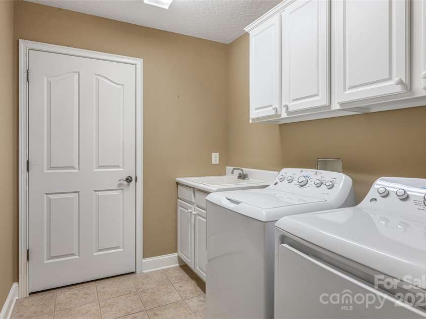 33 Braeburn Way, Flat Rock, NC 28731.  MLS# CAR4254837, YatesRealty ID 15257. 