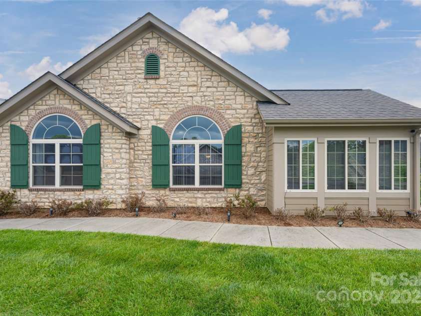 33 Braeburn Way, Flat Rock, NC 28731.  MLS# CAR4254837, YatesRealty ID 15257. 