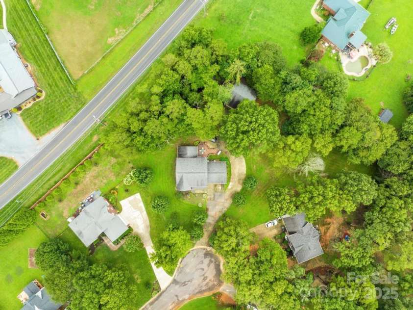3000 Abingdon Avenue, Monroe, NC 28110.  MLS# CAR4294988, YatesRealty ID 15258. 