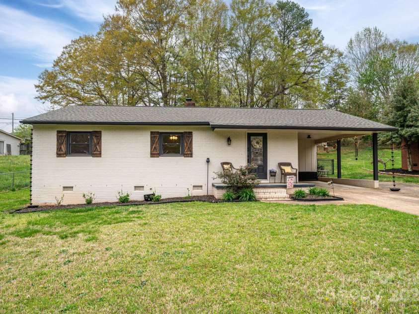 706 Annieline Drive, Shelby, NC 28152.  MLS# CAR4240369, YatesRealty ID 15258. 