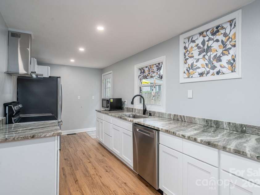 706 Annieline Drive, Shelby, NC 28152.  MLS# CAR4240369, YatesRealty ID 15258. 