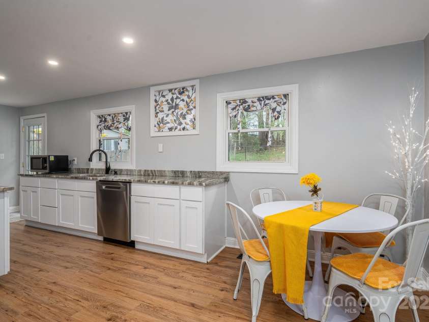 706 Annieline Drive, Shelby, NC 28152.  MLS# CAR4240369, YatesRealty ID 15258. 