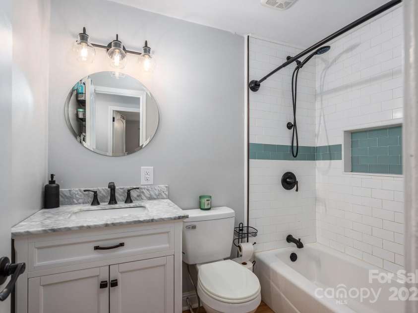 706 Annieline Drive, Shelby, NC 28152.  MLS# CAR4240369, YatesRealty ID 15258. 