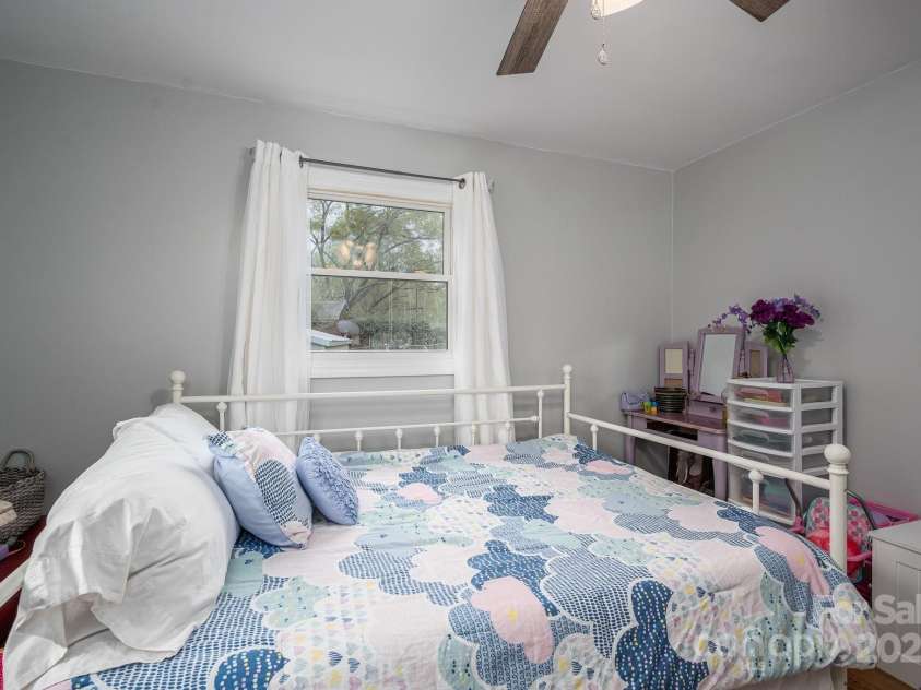 706 Annieline Drive, Shelby, NC 28152.  MLS# CAR4240369, YatesRealty ID 15258. 