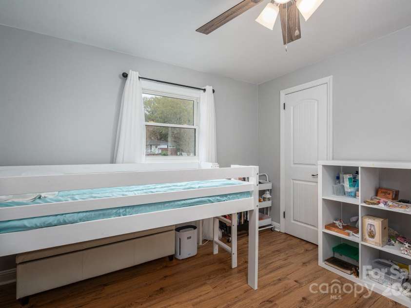 706 Annieline Drive, Shelby, NC 28152.  MLS# CAR4240369, YatesRealty ID 15258. 