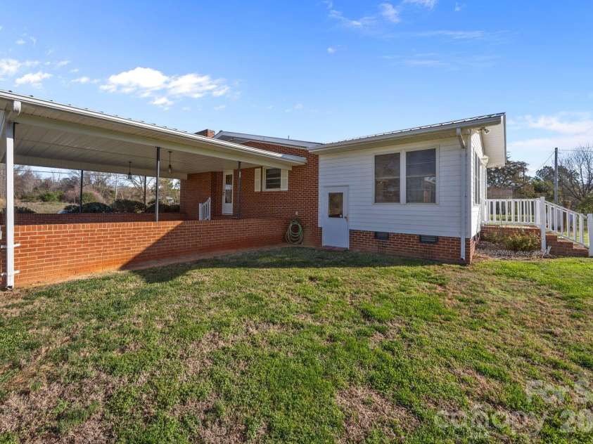 28100 NC HWY 24/27 Highway, Albemarle, NC 28001.  MLS# CAR4334032, YatesRealty ID 15259. 