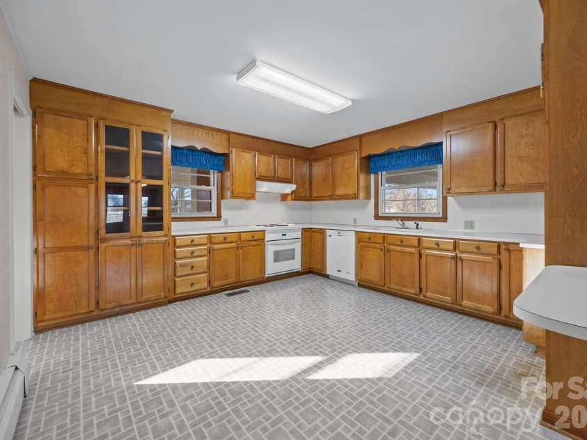 28100 NC HWY 24/27 Highway, Albemarle, NC 28001.  MLS# CAR4334032, YatesRealty ID 15259. 