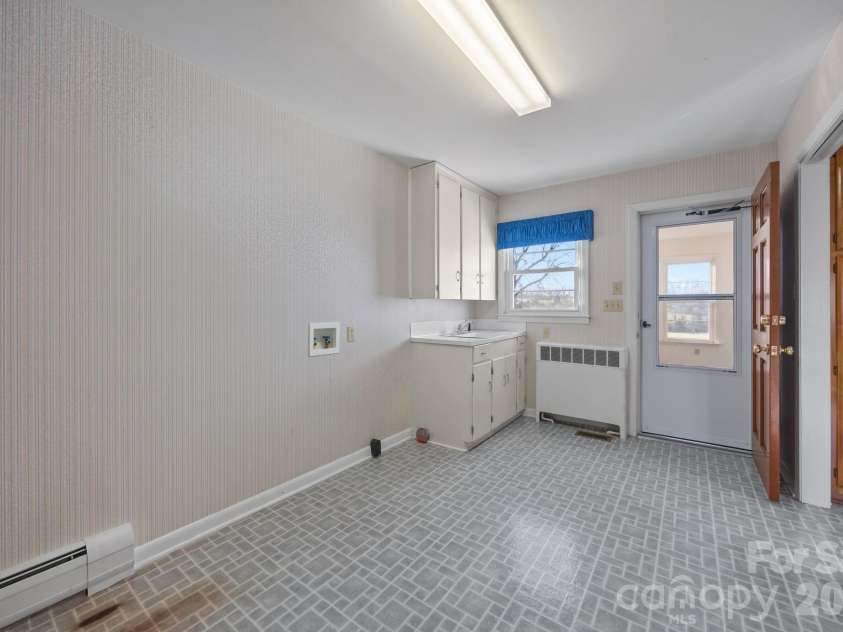 28100 NC HWY 24/27 Highway, Albemarle, NC 28001.  MLS# CAR4334032, YatesRealty ID 15259. 