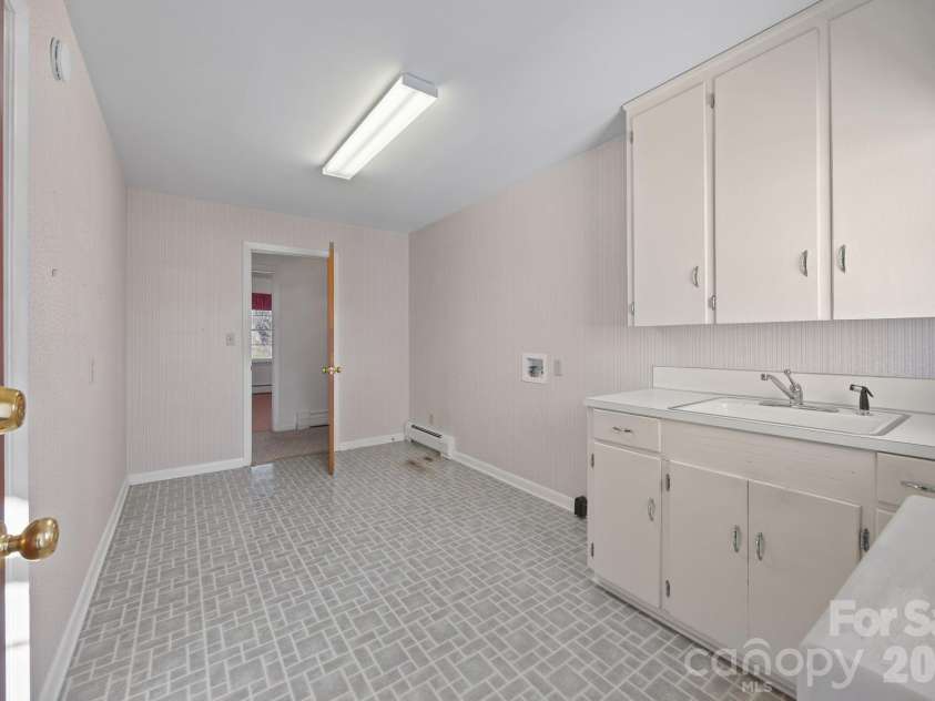 28100 NC HWY 24/27 Highway, Albemarle, NC 28001.  MLS# CAR4334032, YatesRealty ID 15259. 