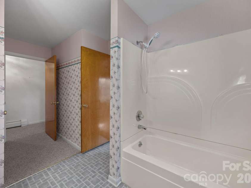 28100 NC HWY 24/27 Highway, Albemarle, NC 28001.  MLS# CAR4334032, YatesRealty ID 15259. 