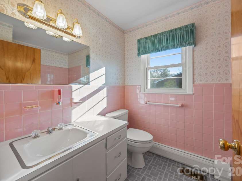 28100 NC HWY 24/27 Highway, Albemarle, NC 28001.  MLS# CAR4334032, YatesRealty ID 15259. 