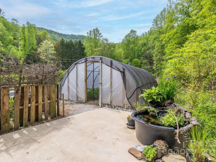 6470 Stone Mountain Road, Lenoir, NC 28645.  MLS# CAR4259861, YatesRealty ID 15259. 