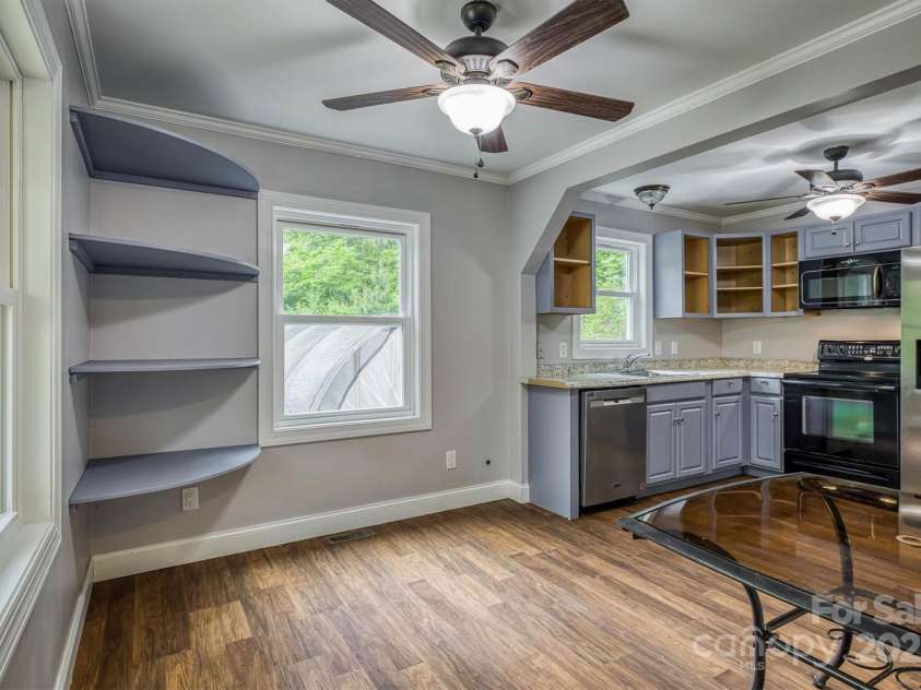 6470 Stone Mountain Road, Lenoir, NC 28645.  MLS# CAR4259861, YatesRealty ID 15259. 