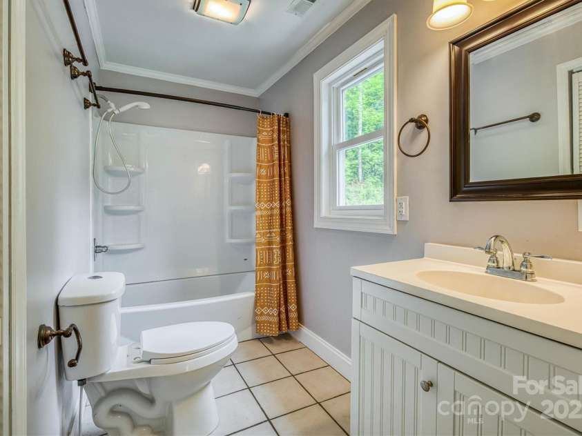 6470 Stone Mountain Road, Lenoir, NC 28645.  MLS# CAR4259861, YatesRealty ID 15259. 