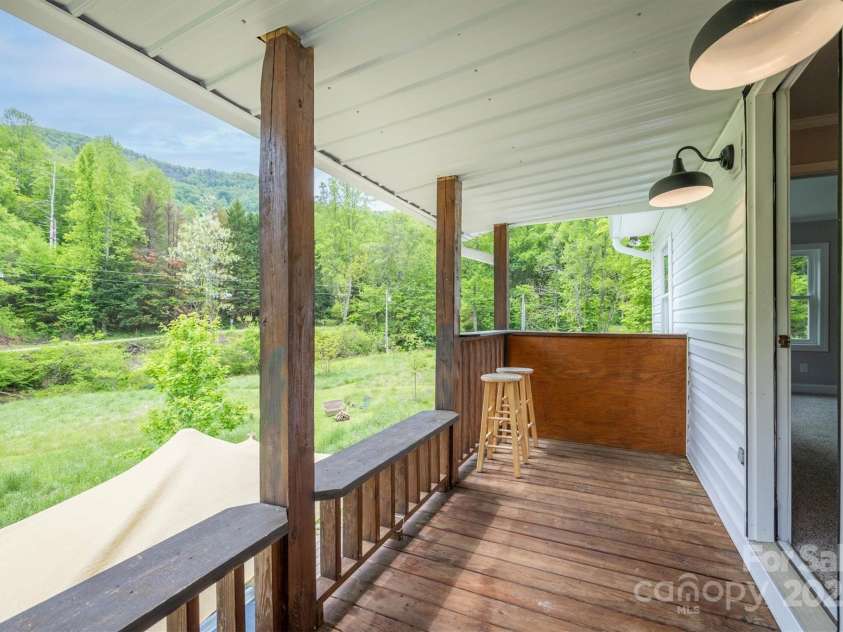 6470 Stone Mountain Road, Lenoir, NC 28645.  MLS# CAR4259861, YatesRealty ID 15259. 